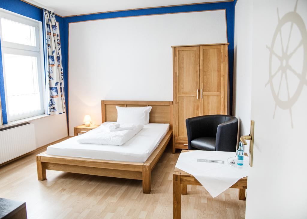 Hotel Tum Stueuermann Büsum Exteriör bild