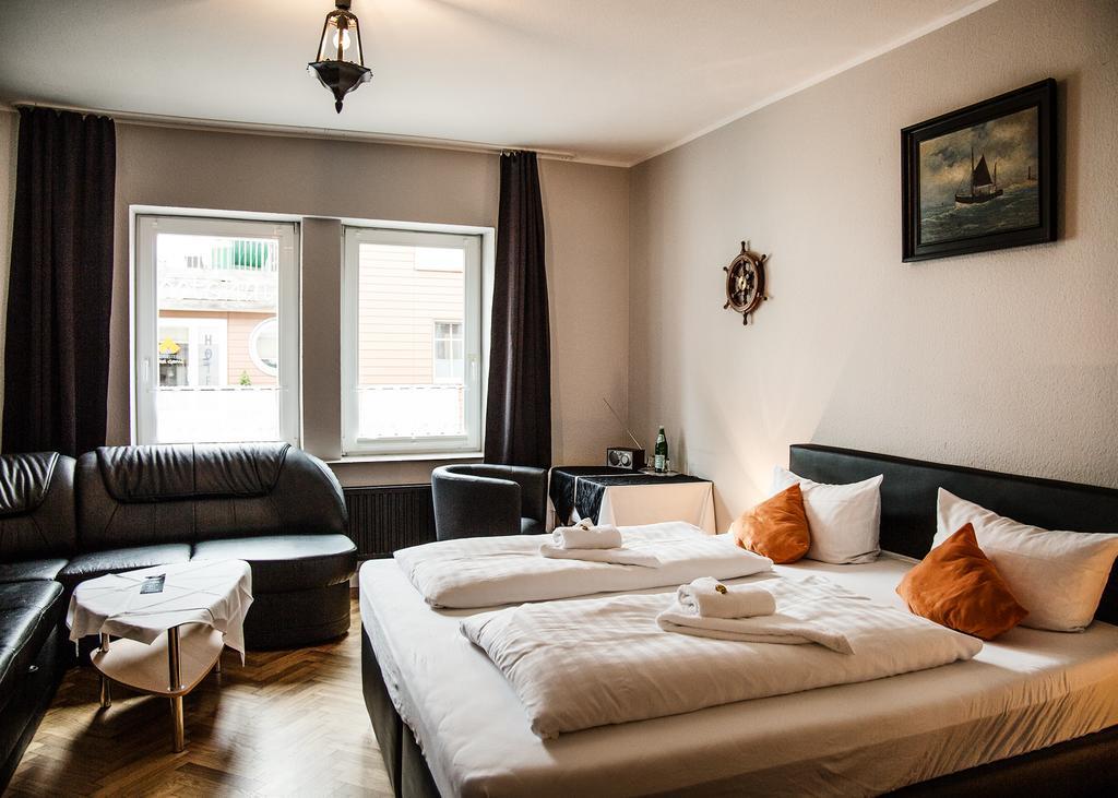Hotel Tum Stueuermann Büsum Exteriör bild